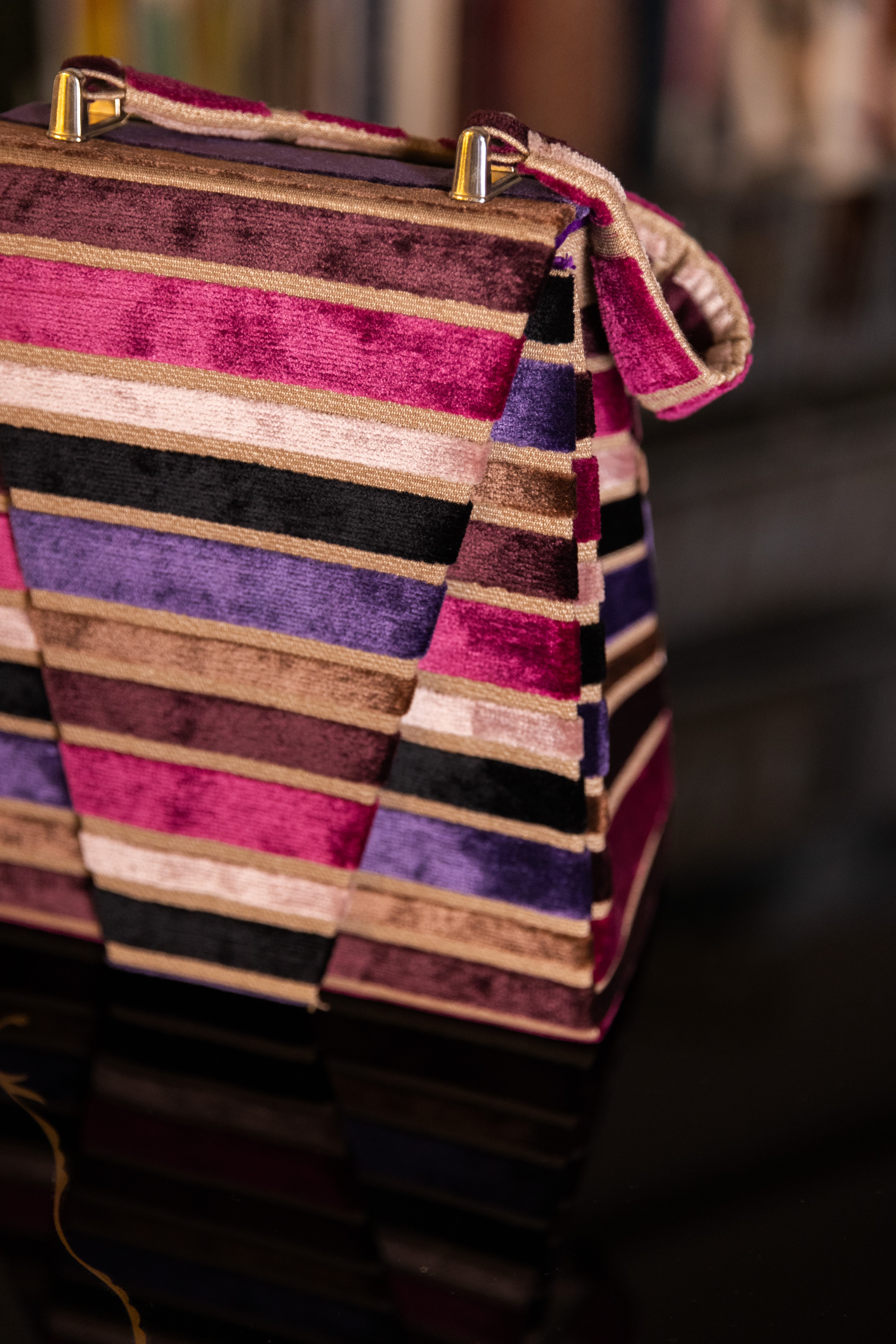 Borsa Lavi Bags realizzata a mano in velluto operato