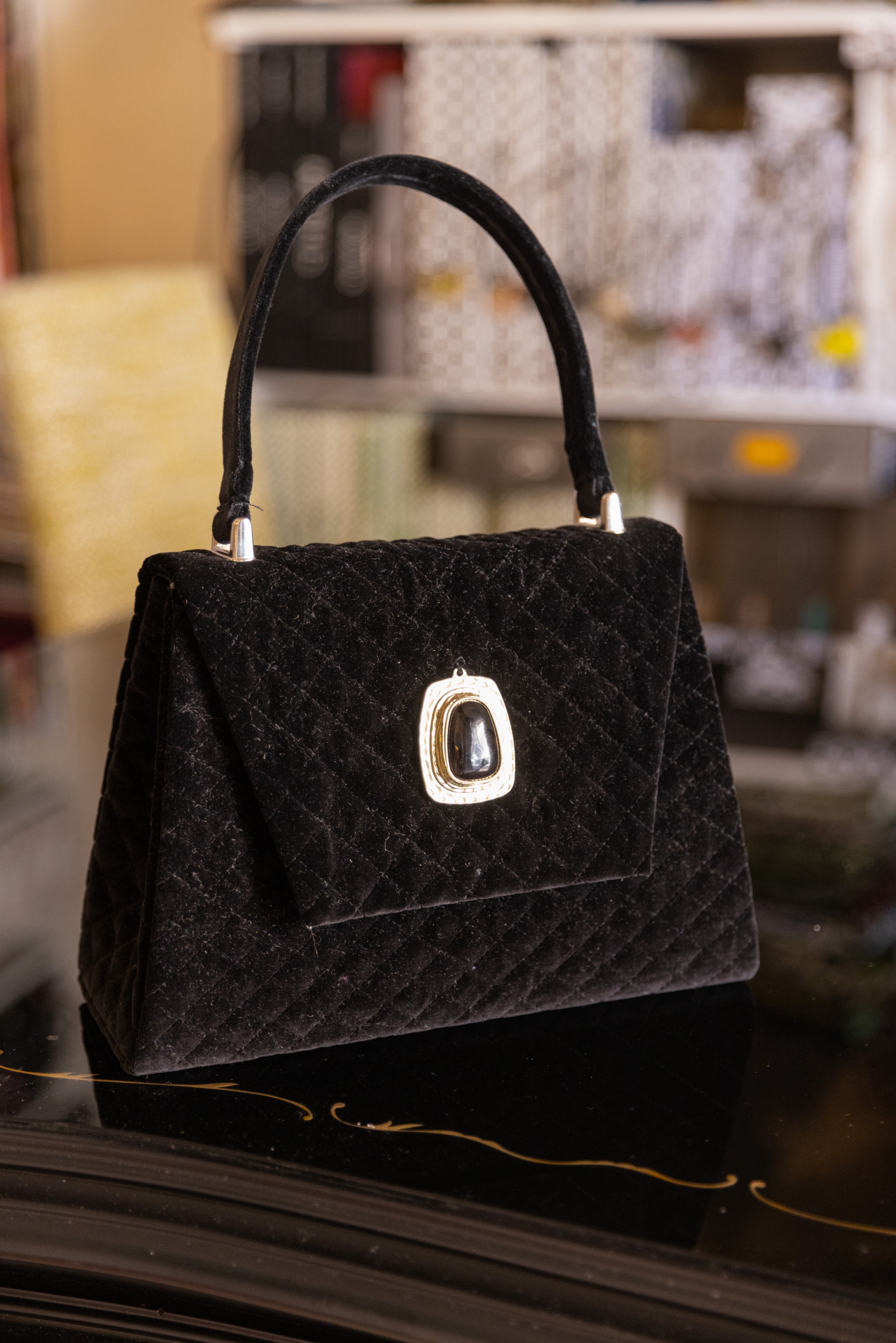 Borsa Lavi Bags realizzata a mano in velluto di cotone trapuntato con gioiello in ottone cromato ...