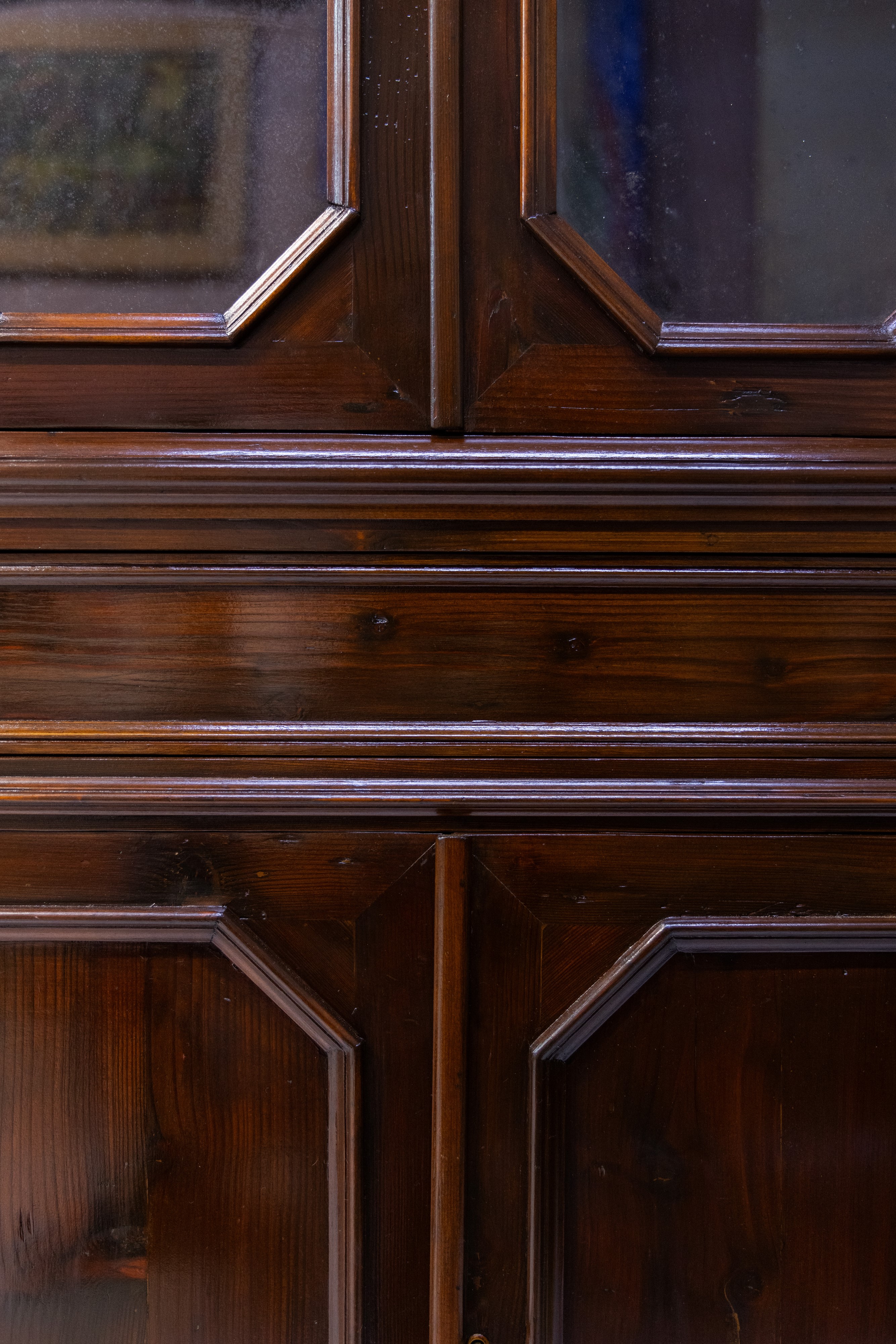 Credenza palermitana a due corpi in abete