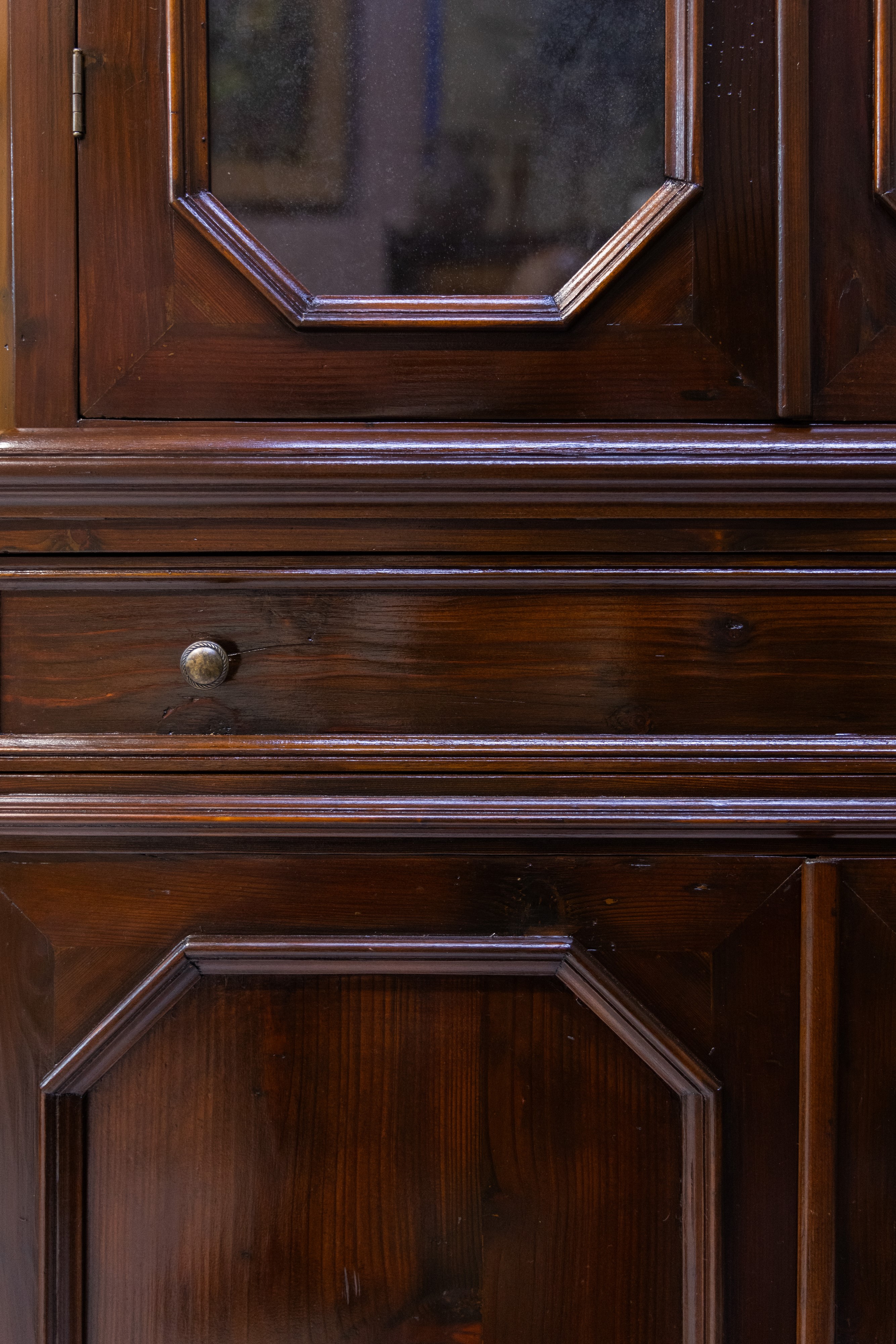 Credenza palermitana a due corpi in abete