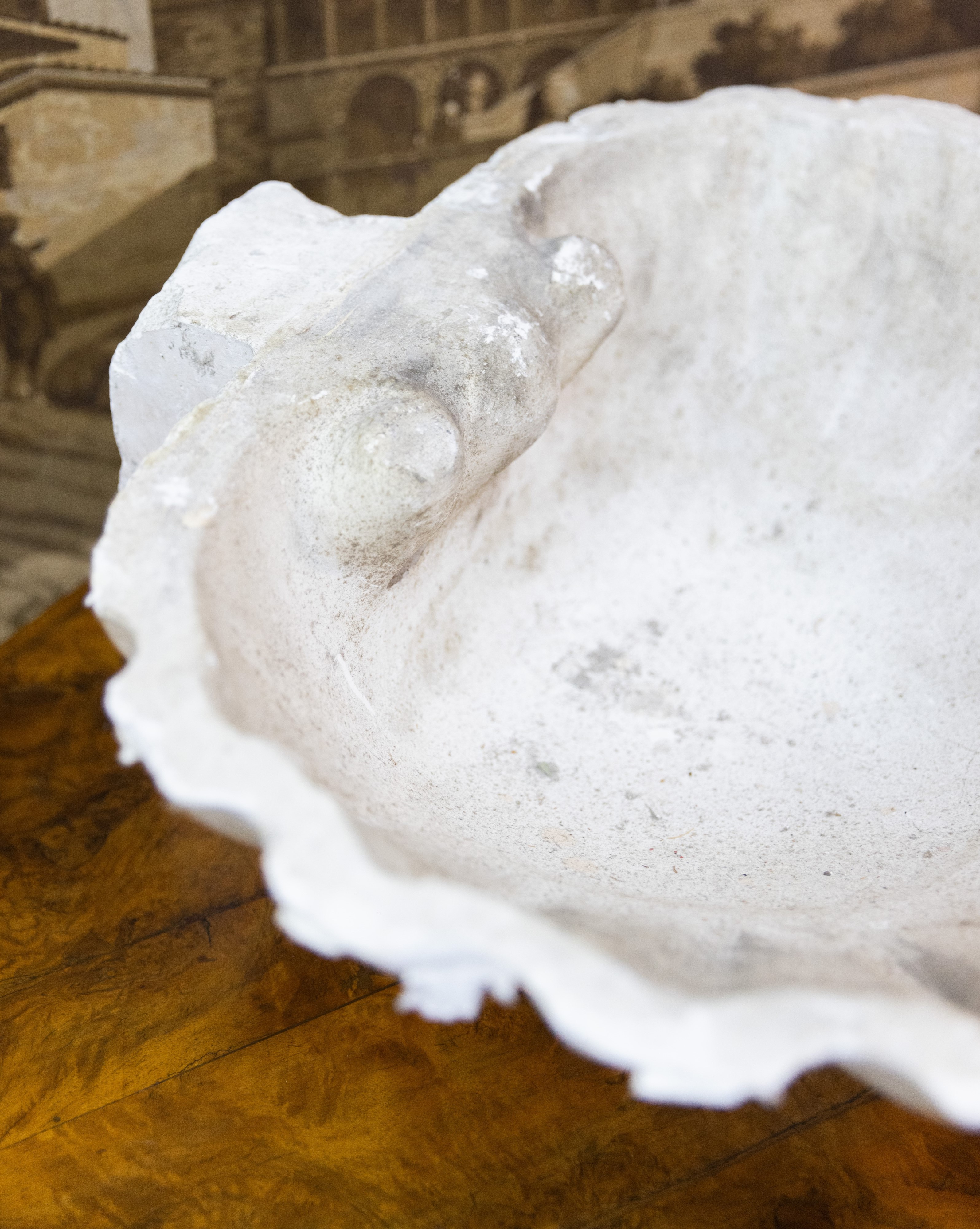 Coppia di acquasantiere in stucco caulino anni '40