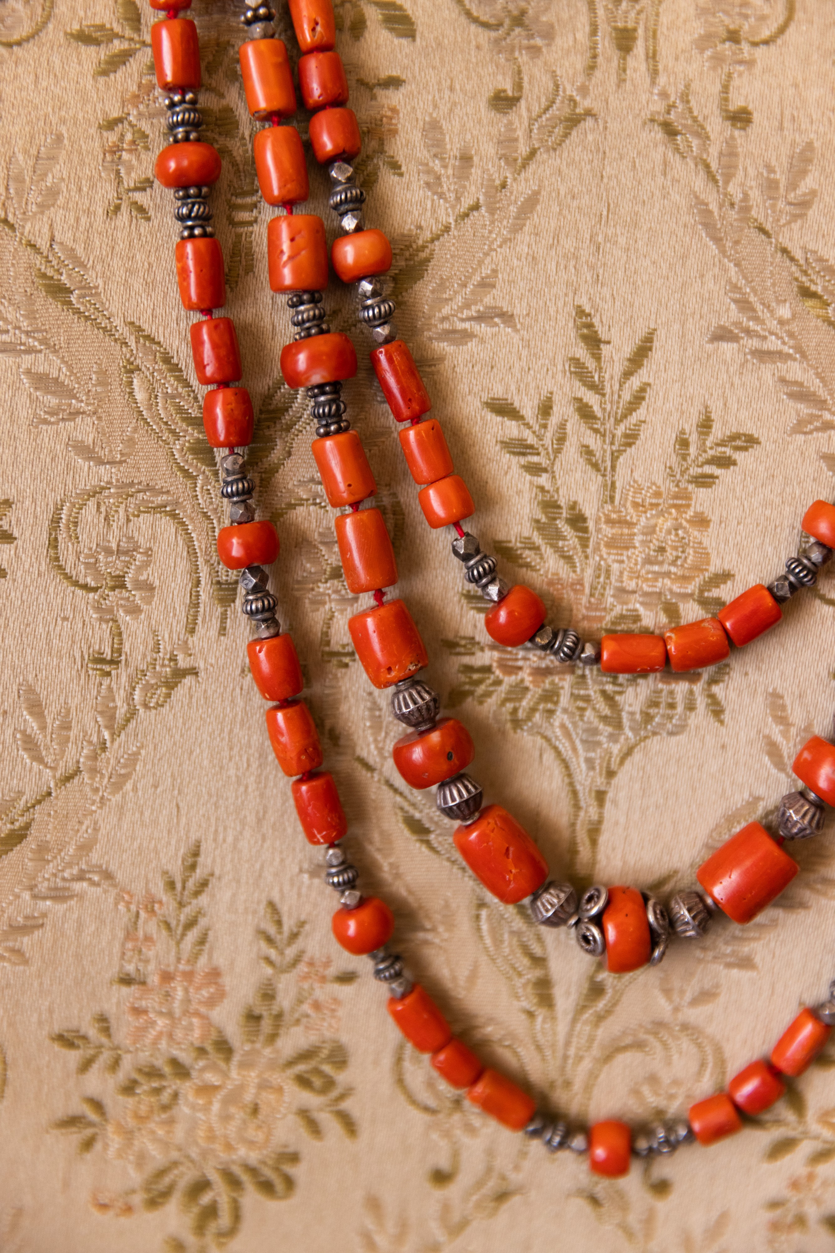 Collana in corallo e argento