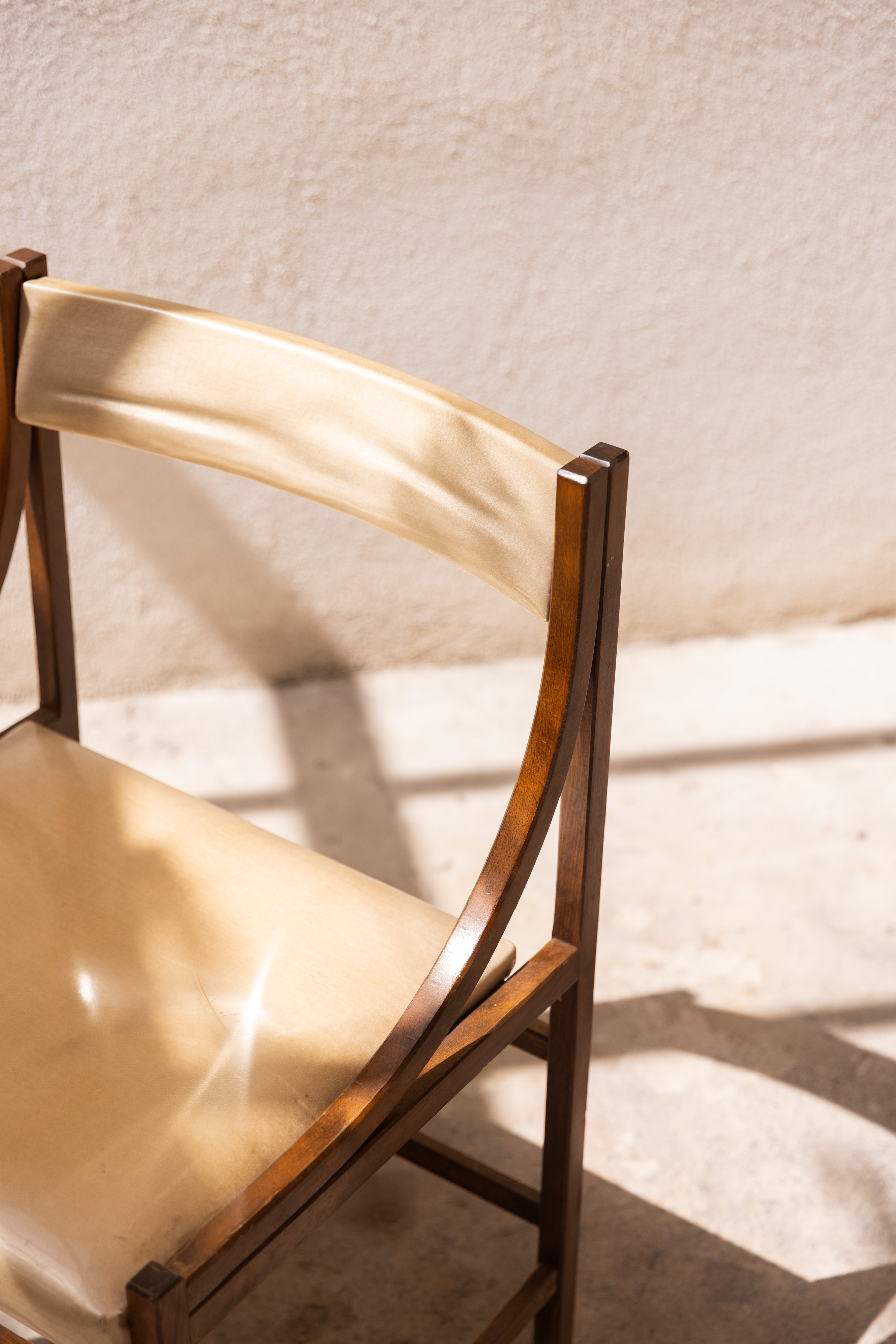 N. 4 sedie modello Ico Parisi in legno di noce anni '60