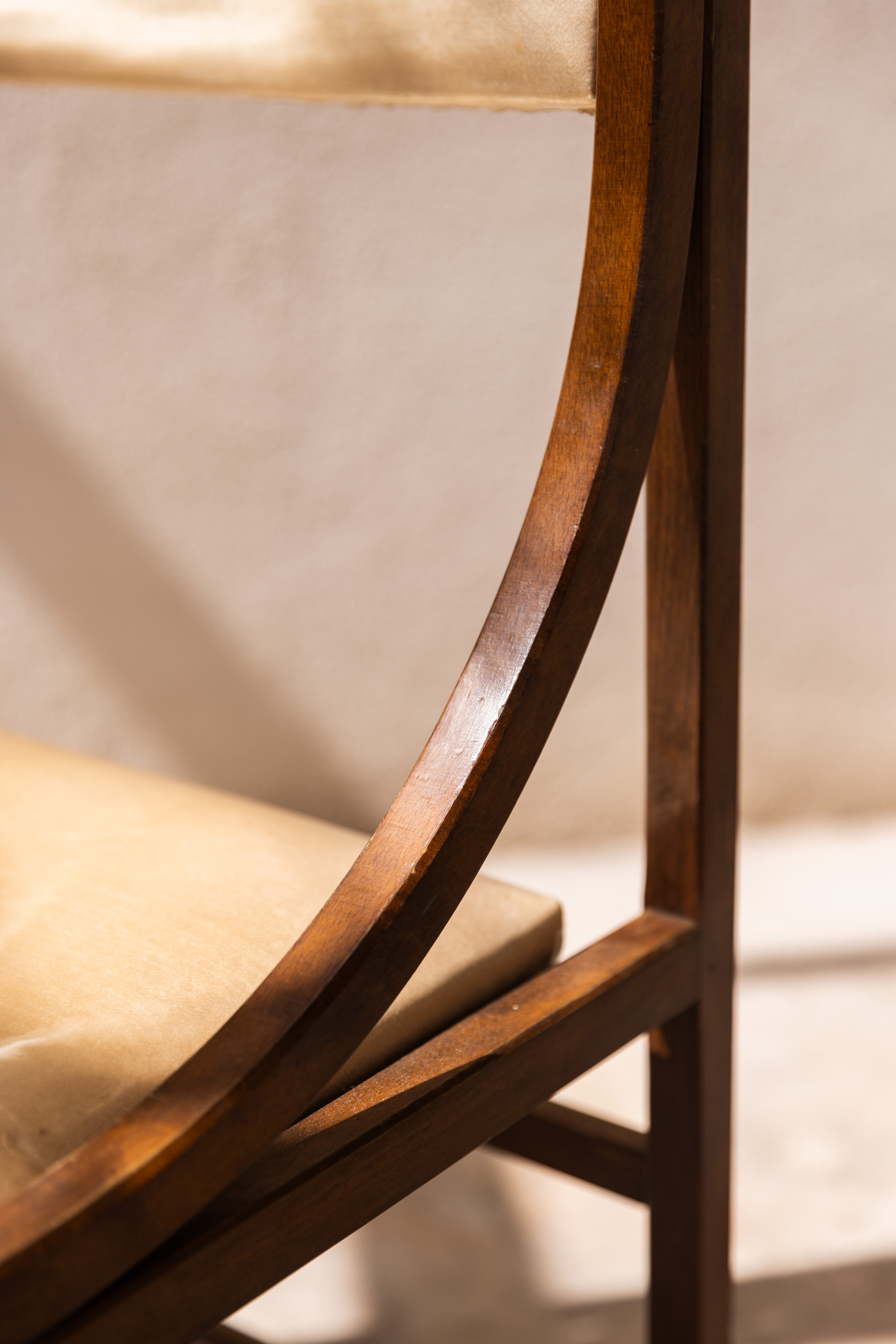 N. 4 sedie modello Ico Parisi in legno di noce anni '60