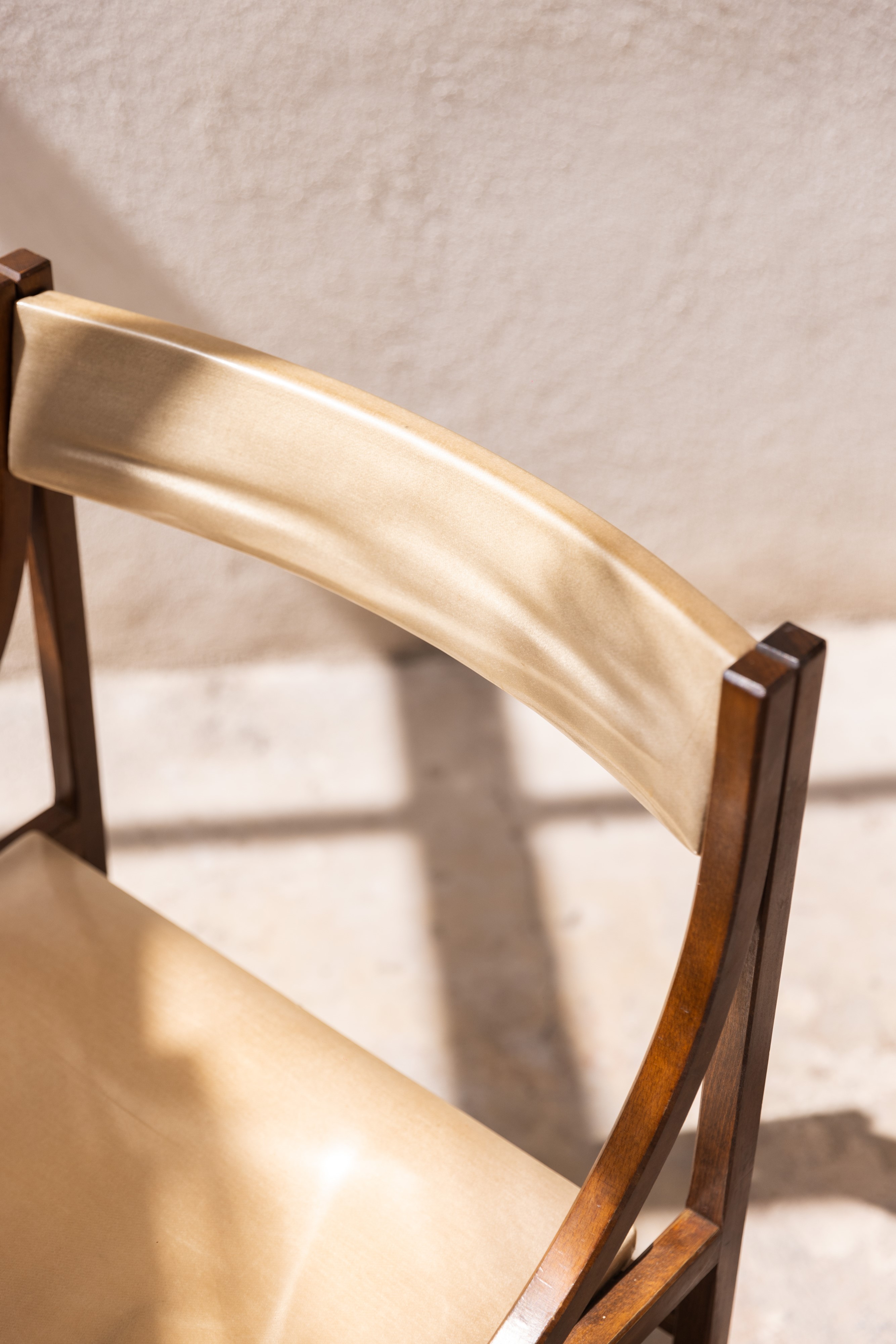 N. 4 sedie modello Ico Parisi in legno di noce anni '60