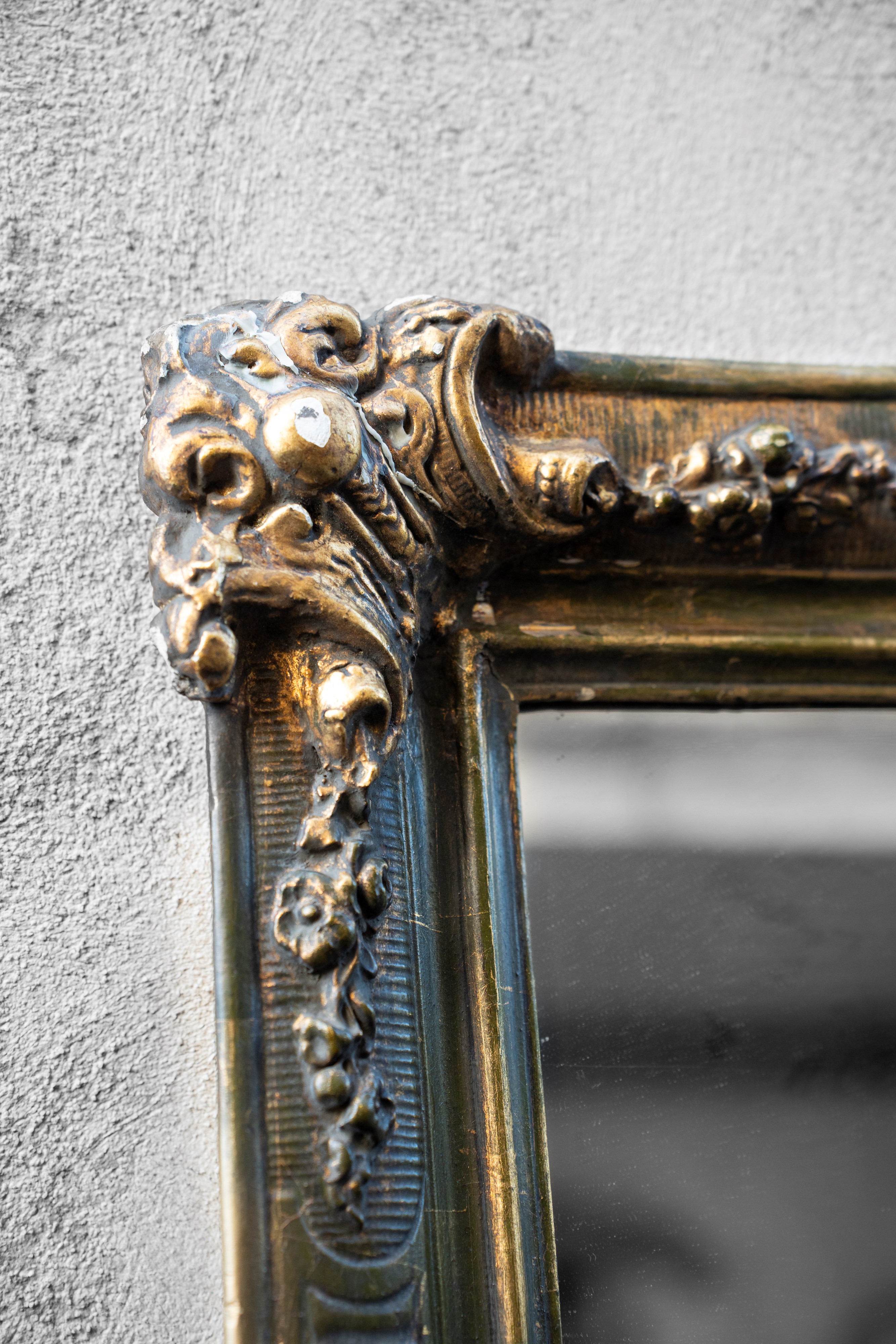 Specchio in legno dorato