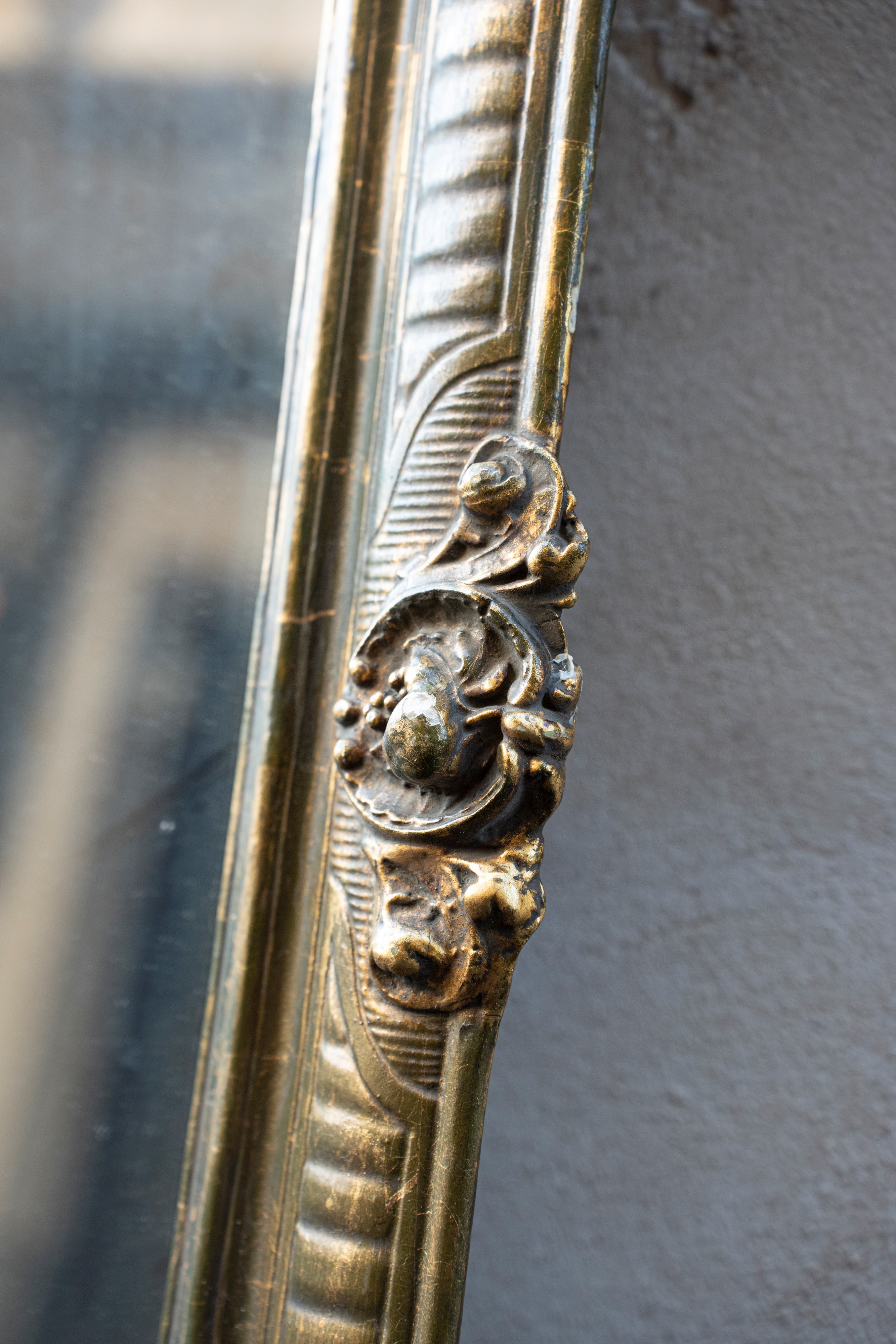 Specchio in legno dorato