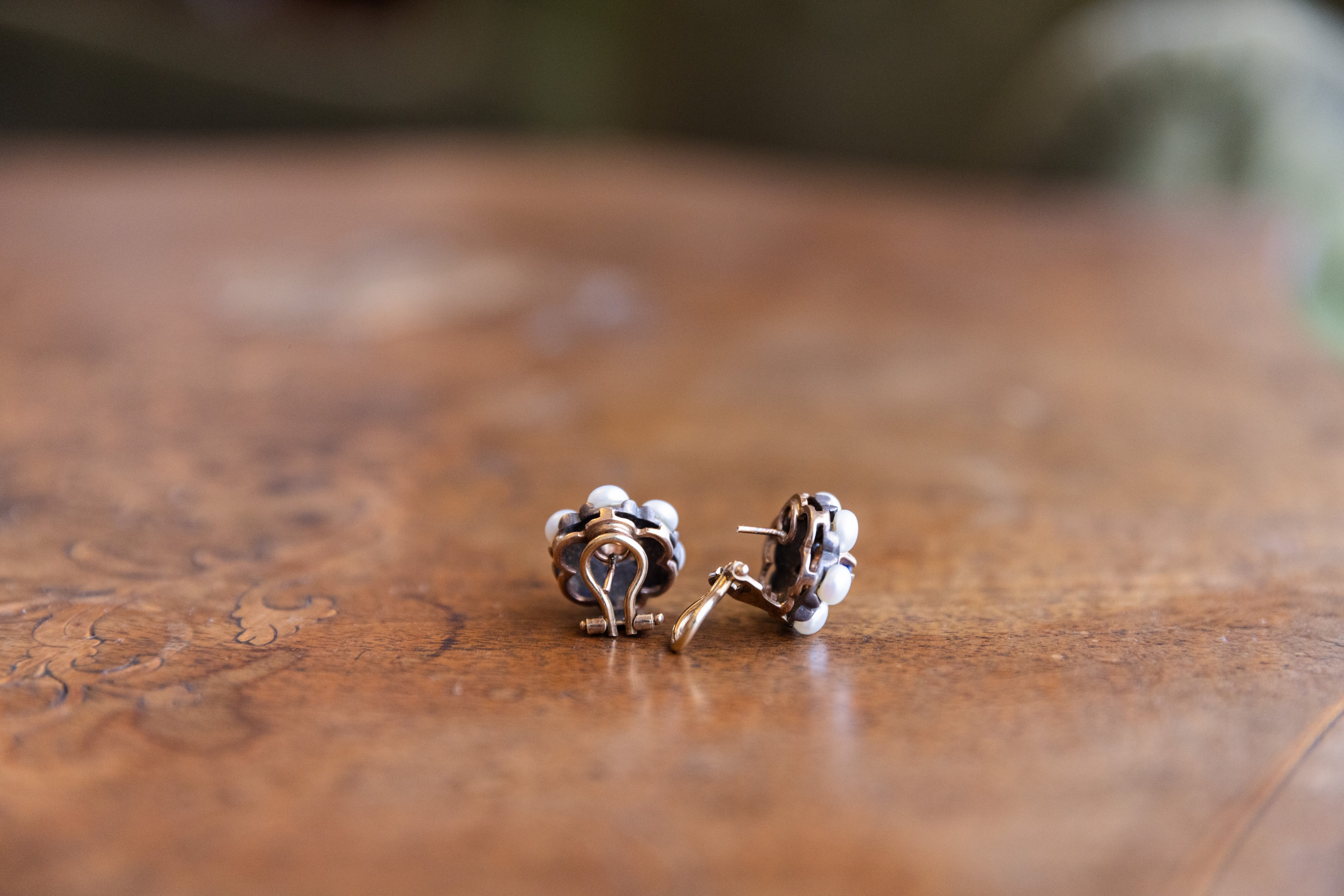 Orecchini in oro argento con perle e zaffiri