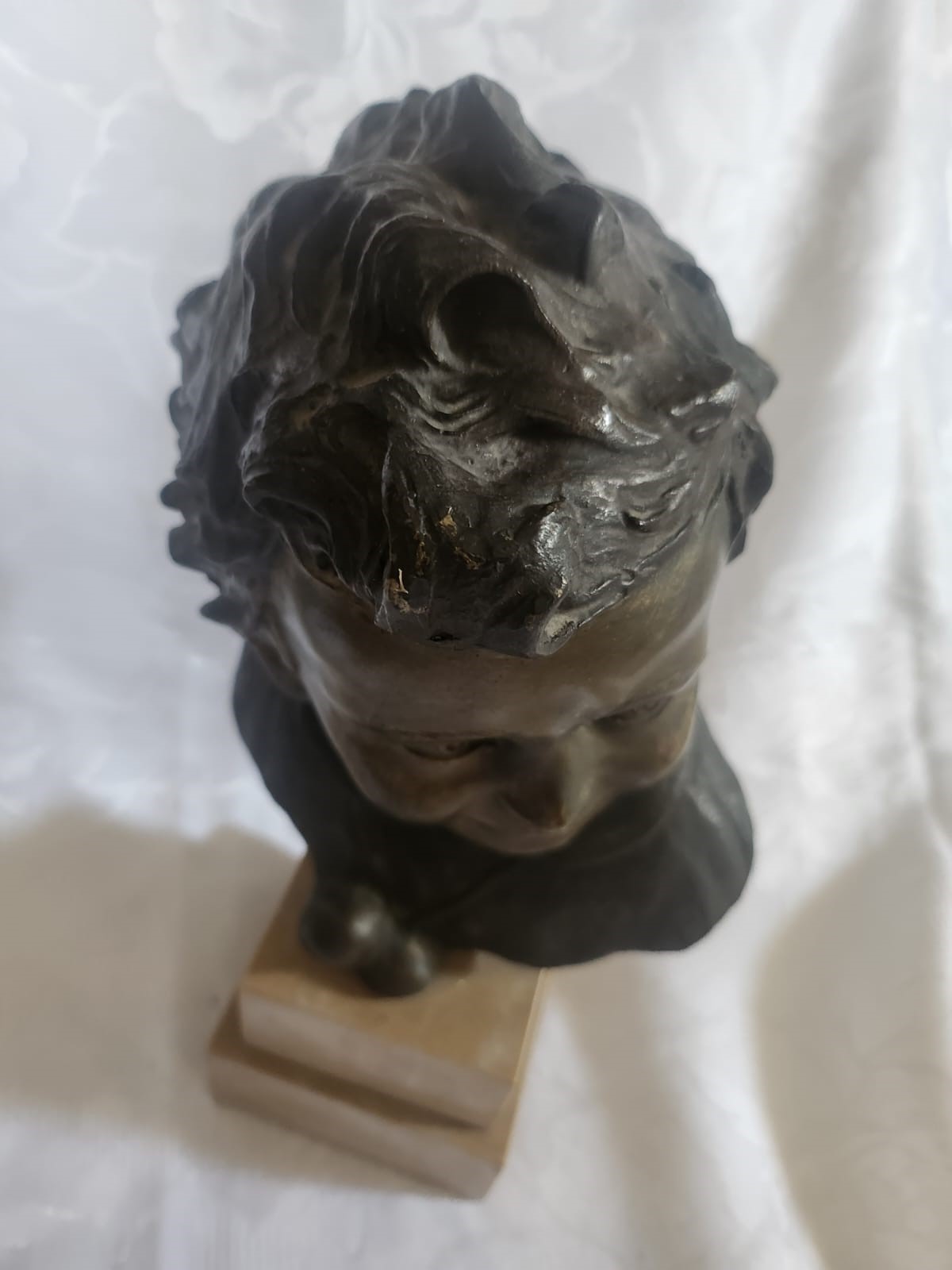 Busto in bronzo raffigurante ragazzo