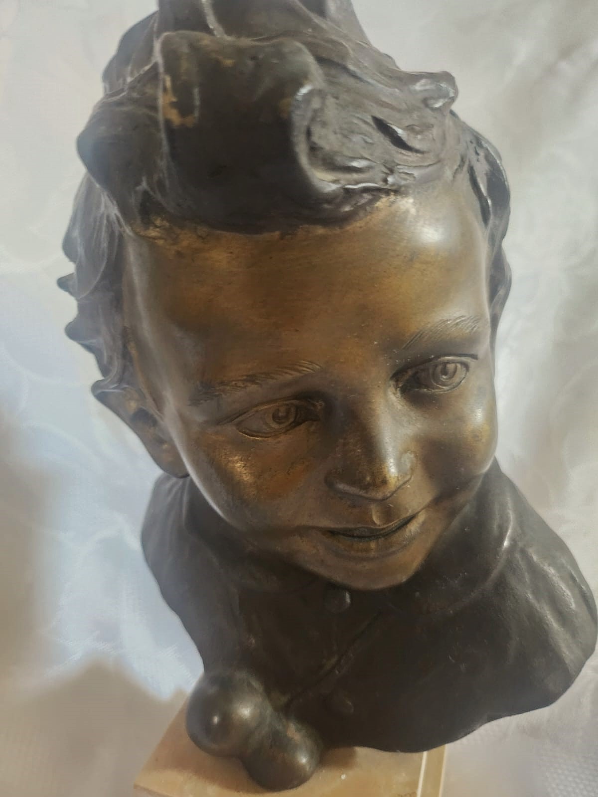 Busto in bronzo raffigurante ragazzo