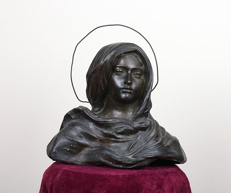 Statua raffigurante mezzo busto della Madonna in bronzo