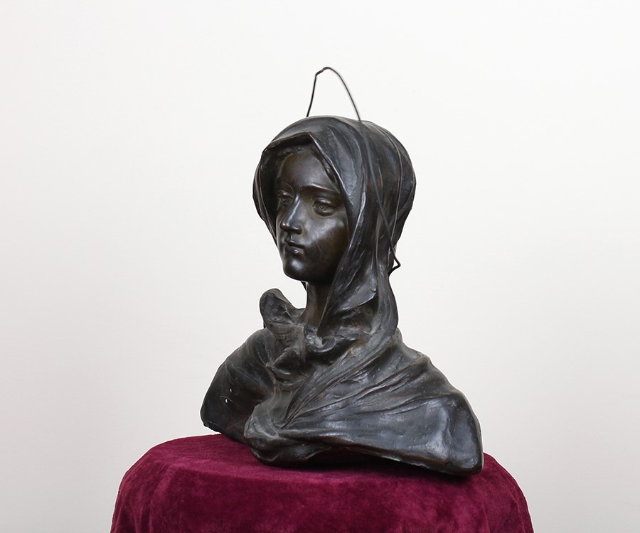 Statua raffigurante mezzo busto della Madonna in bronzo