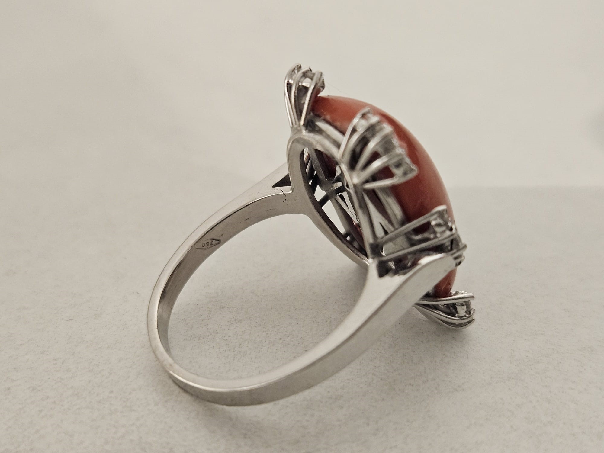 Parure anello e orecchini in corallo