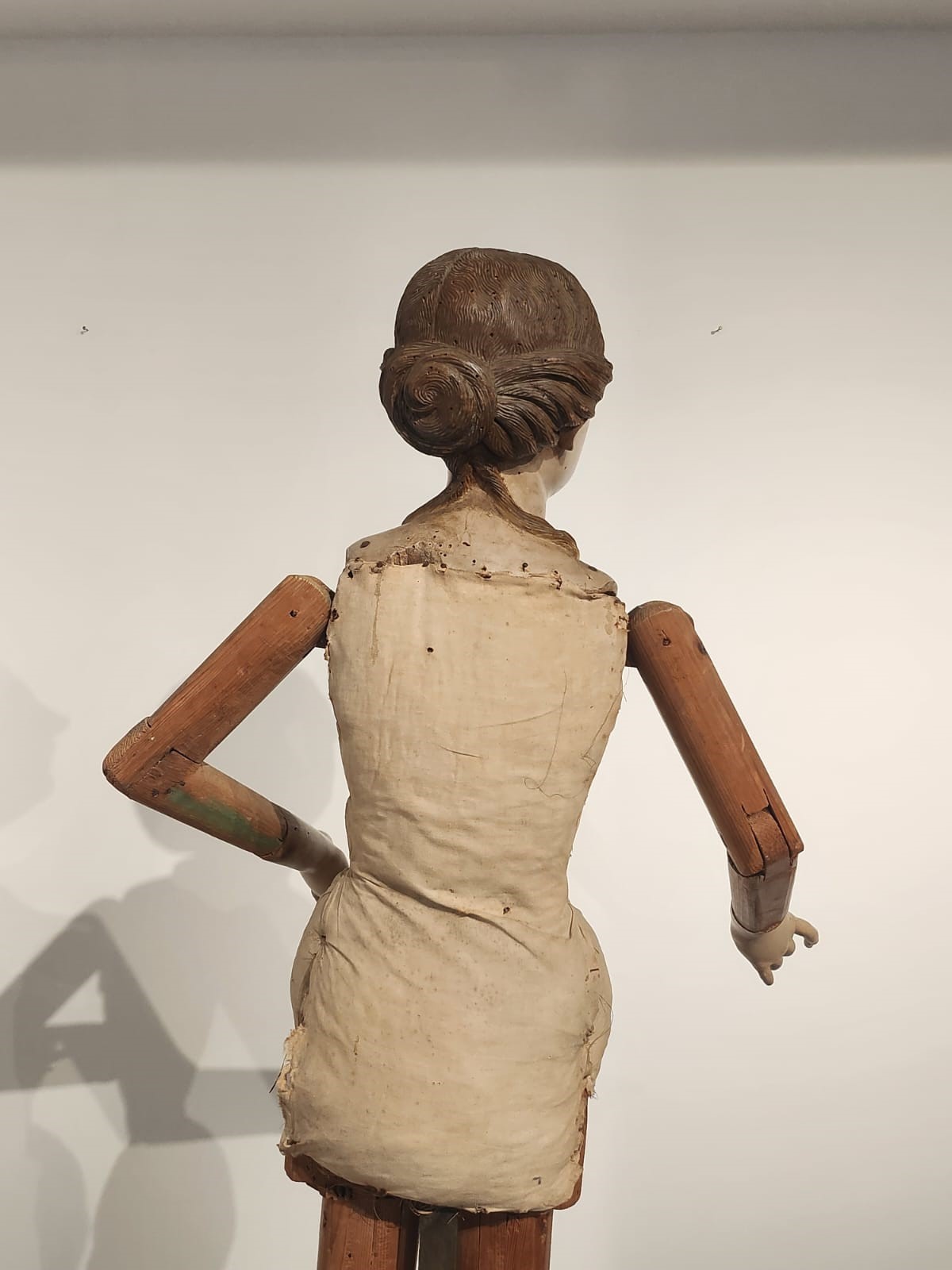 Manichino in legno
