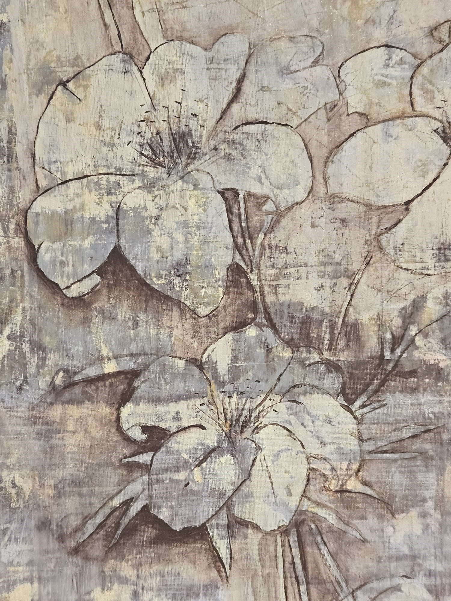 Vaso con fiori e sfondo beige