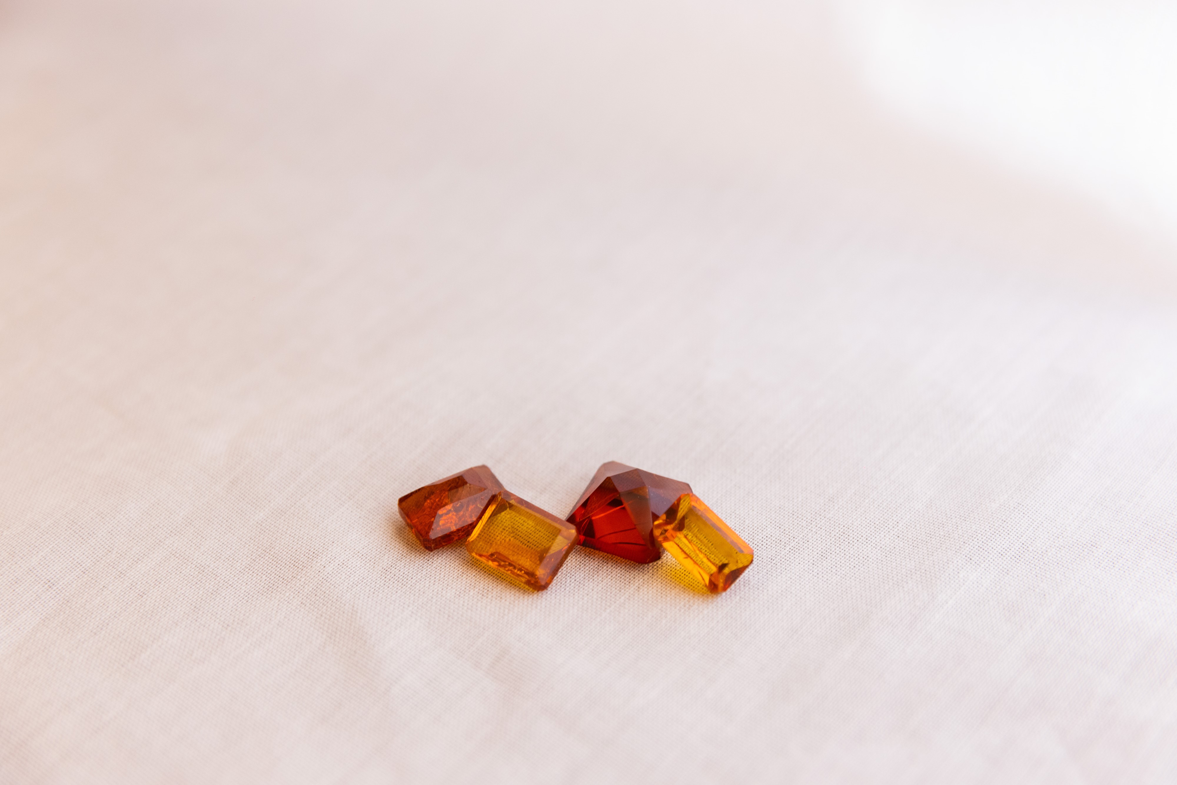 Lotto di n 4 ambre taglio smeraldo