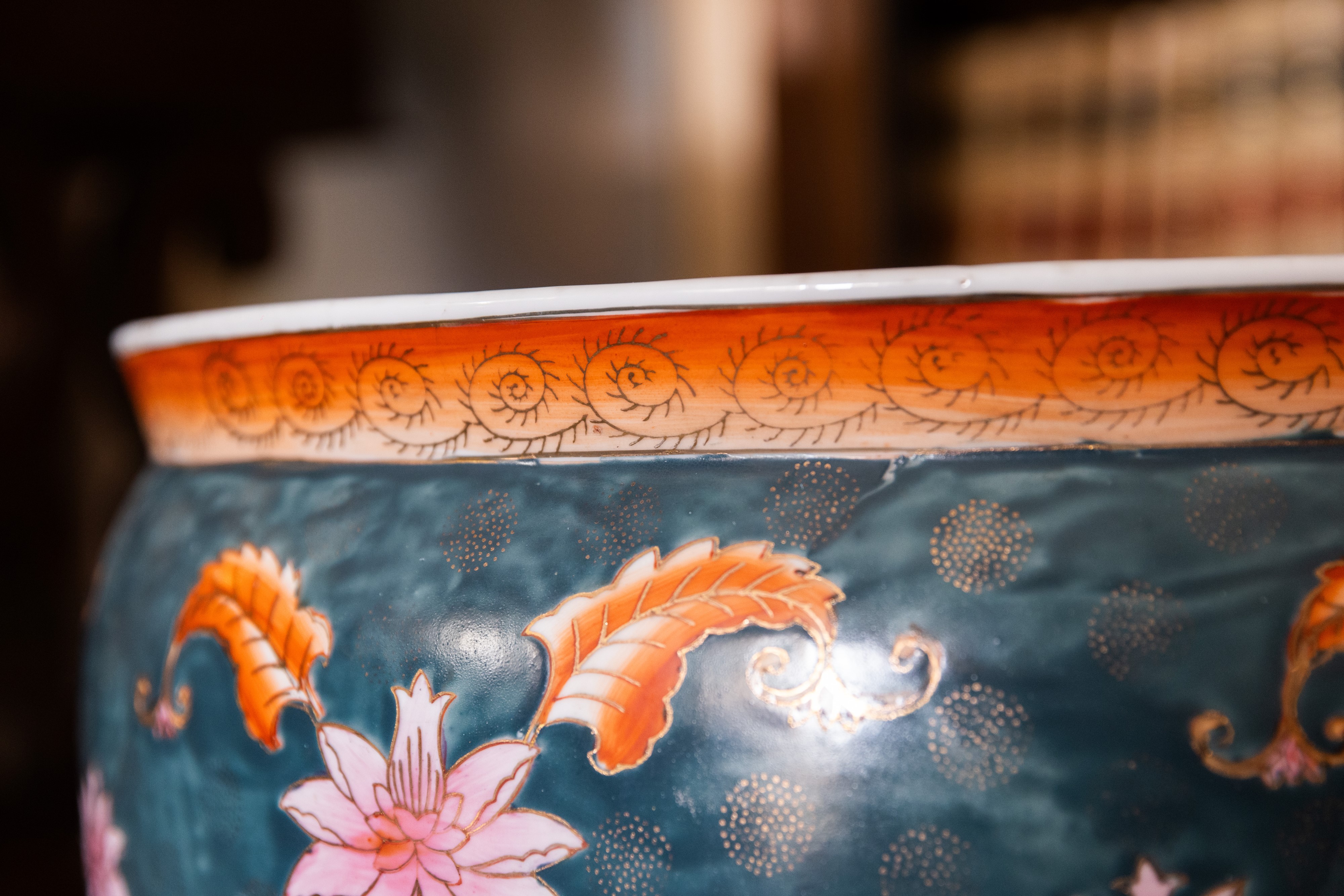 Cache-pot con scene orientali