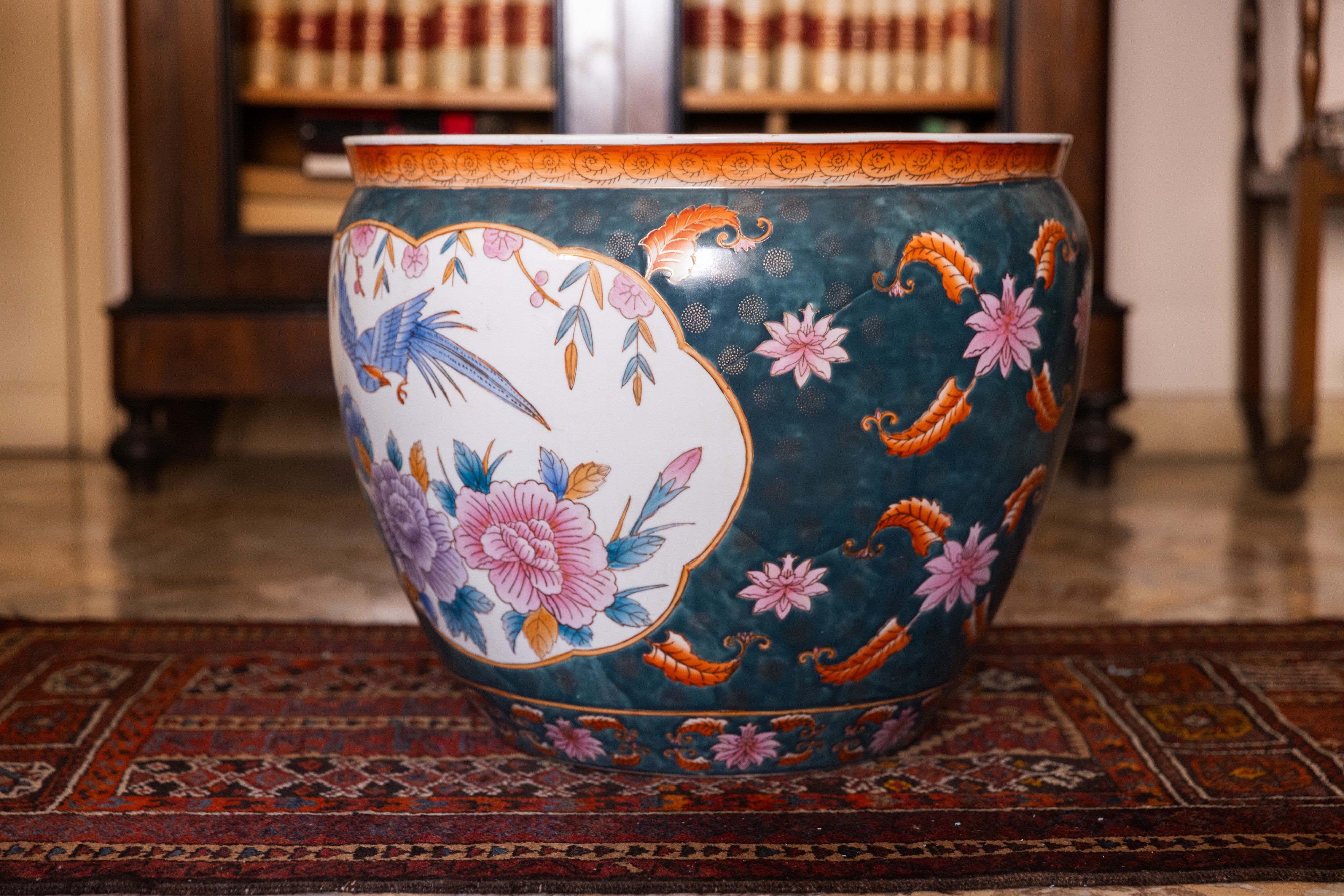 Cache-pot con scene orientali